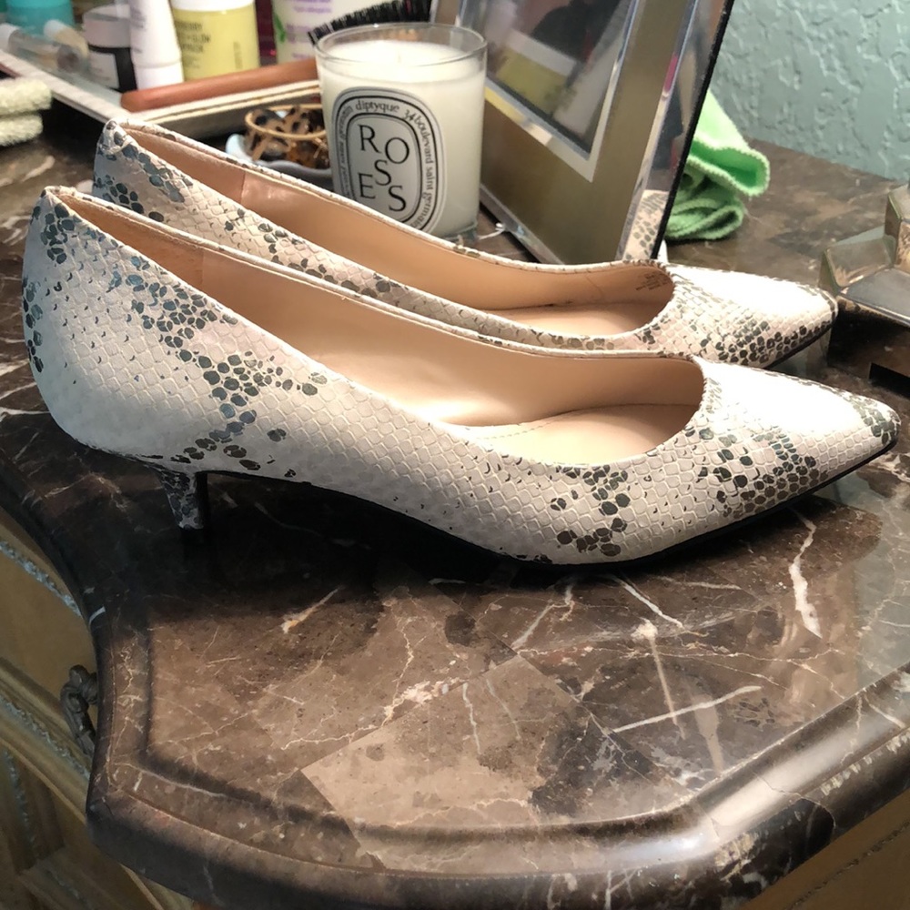 New Vince Camuto heels - Picture 2 of 5